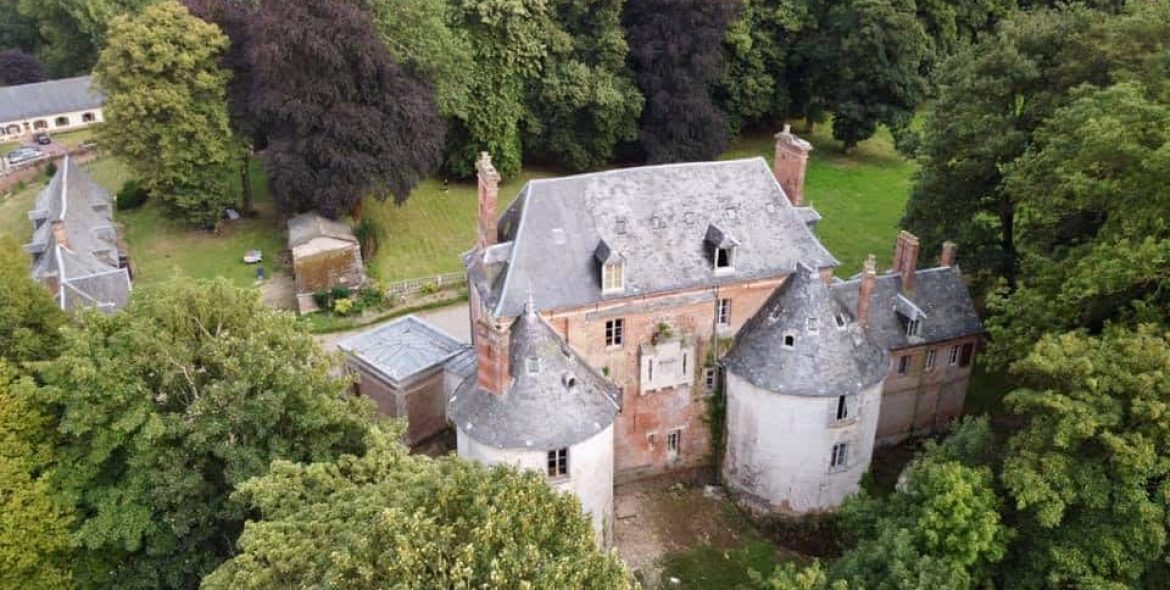 Vue aérienne des deux Tours du Château de Bouillancourt